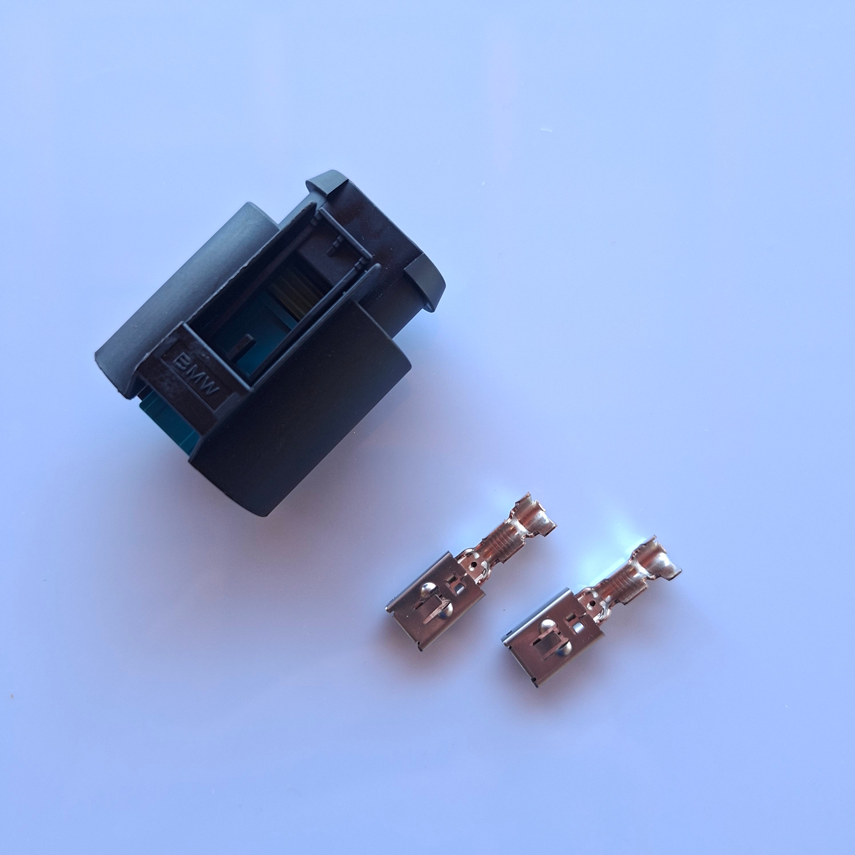 BMW power steering rack power connector